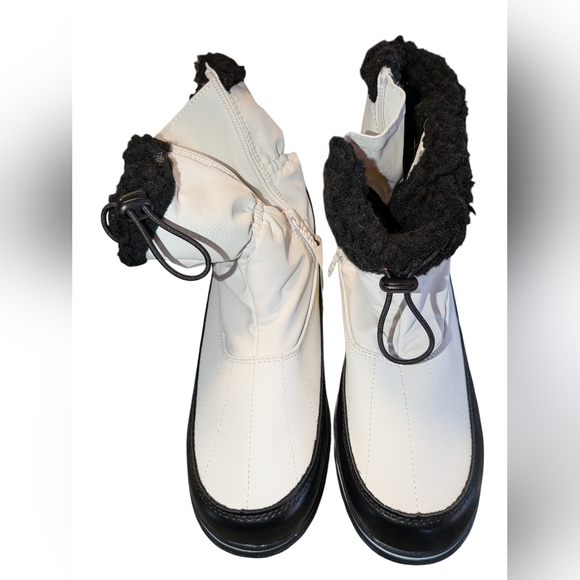 Totes Waterproof NWT Thermolite Ariana White Booties Size 8 - Picture 2 of 9